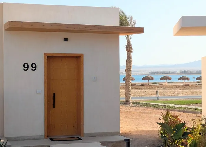 Hébergement de vacances Beachfront Somabay Steps From Sea & Pool *