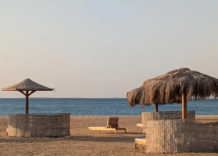 Beachfront Somabay Steps From Sea & Pool Hébergement de vacances *